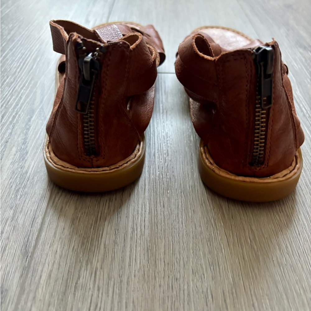 Born Women’s Iwa Sandal - Picture 9 of 9